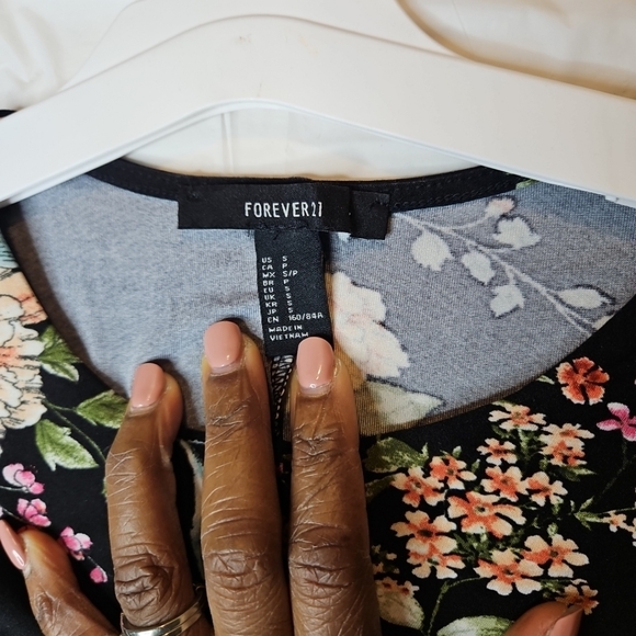 FOREVER21 Women’s Bodycon Dress Round Neck Long Sleeve Black Floral Print Size S - Picture 7 of 16